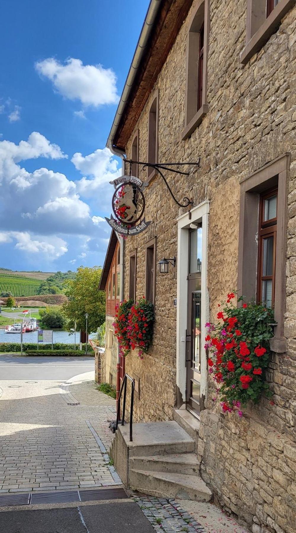 Gasthof Zum Schiff Obereisenheim Exterior foto